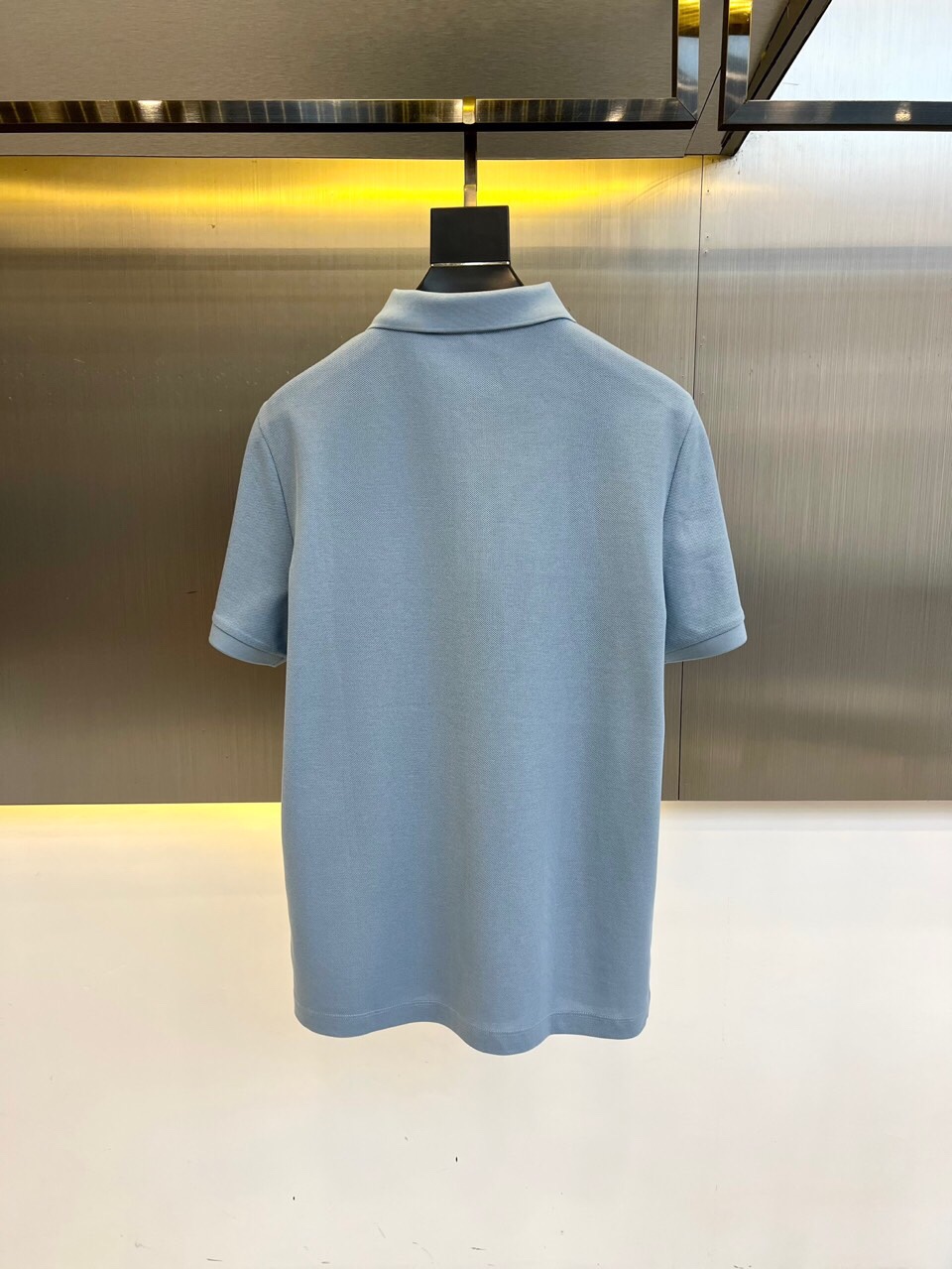 爱马仕、2025夏季新款男士翻领短袖Polo衫。选用100%海岛长绒棉因产量稀少而格外珍贵的Pima棉(
