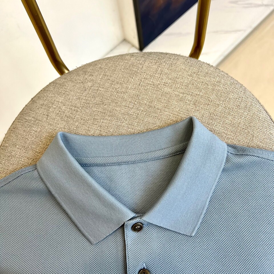 爱马仕、2025夏季新款男士翻领短袖Polo衫。选用100%海岛长绒棉因产量稀少而格外珍贵的Pima棉(