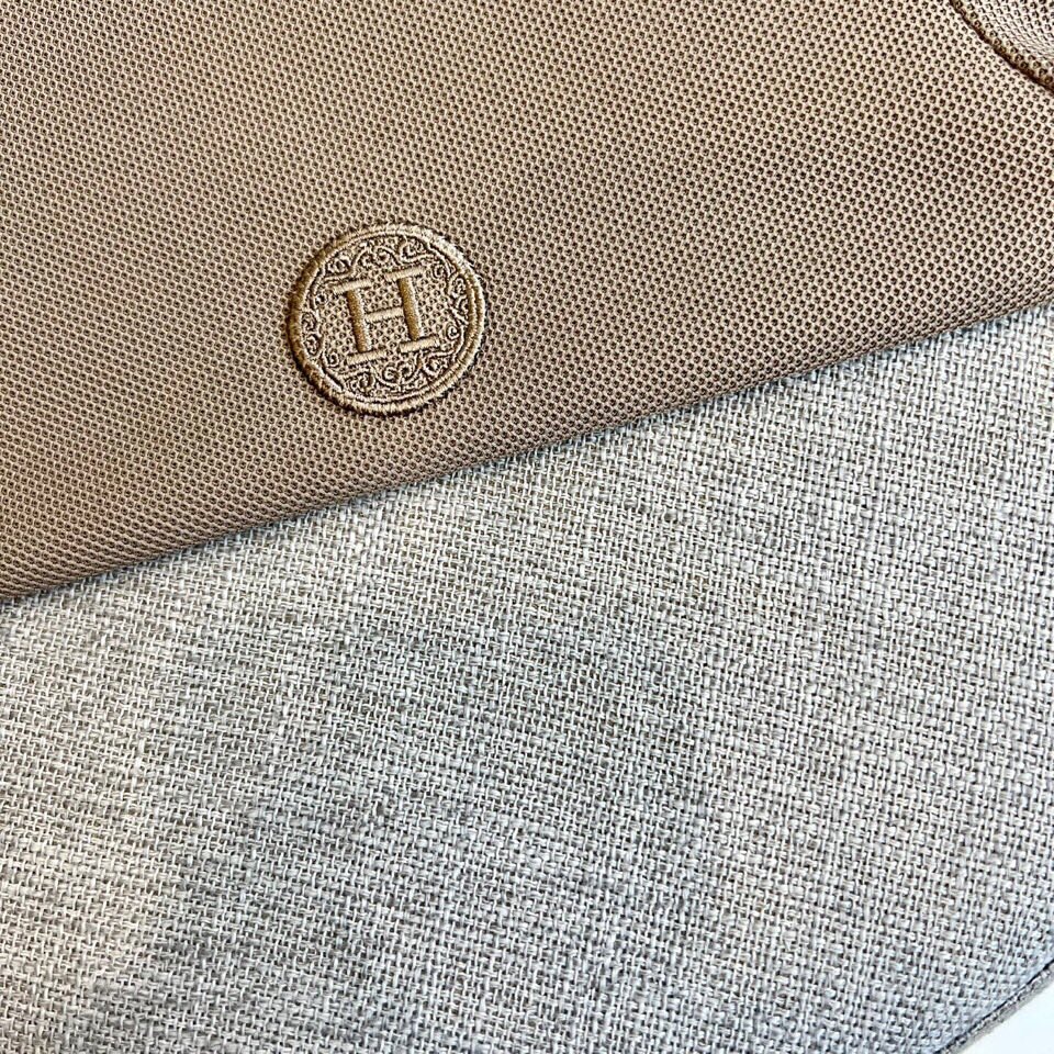 爱马仕、2025夏季新款男士翻领短袖Polo衫。选用100%海岛长绒棉因产量稀少而格外珍贵的Pima棉(