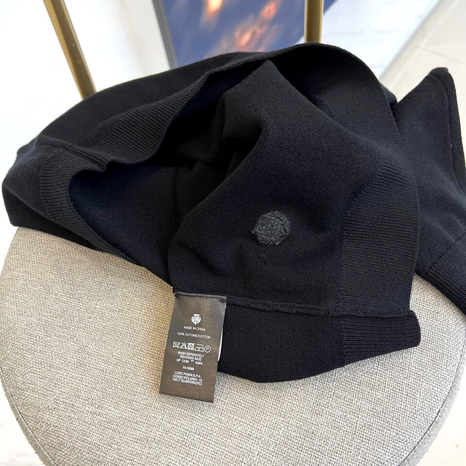 lP🆕、25FW/新品圆领套头羊毛衫，定制抗起球精细绵羊毛，腈纶29.3%聚酯纤维27.1%莱赛尔纤维2