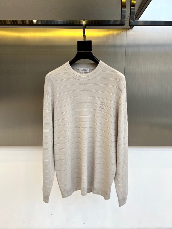 NO:512238,Brunello cucinelli-BC 2025ss autumn and winter new men's business casual round neck sweater!  Low-key and fashionable and stunning details, acrylic 29.3, polyester fiber 27.1 lycel fiber 21.8 nylon 17.0 wool 4.8 reached a consensus with fixed-spoke 7-needle ingot jacquard. This detail is a soul-style injection, with very distinct recognition. Urban fashionable high-end items, simple, light and restrained color matching, meeting various daily wear needs, and are very outstanding in both inner wear and single wear!  48-56 (model 173, 143 catties upper body 50 sizes), brunello cucinelli, alexander wang19860909Brunello cucinelli-BC 2025ss秋冬新款男士商务休闲圆领羊毛衫！低调且时髦惊艳的细节处理,腈纶29.3,聚酯纤维27.1莱赛尔纤维21.8锦纶17.0绵羊毛4.8与定纺7针元宝针提花达成共识,此细节属于灵魂式的注入,辨识度非常鲜明,都市时髦高级单品,配色简约轻熟内敛 满足日常各种穿搭需求,无论内搭还是单穿都非常出彩！48-56（模特173,143斤上身50码）,,brunello cucinelli,alexander wang,Men's clothing
