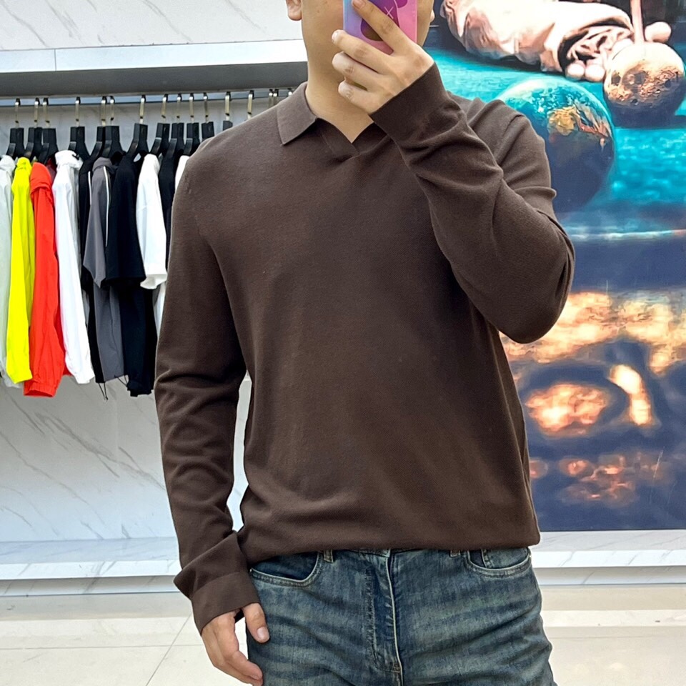 Zegna杰尼亚、2025秋冬新款简约商务休闲无扣翻领长袖男士针织POLO衫。海鸥领的设计理念打破传统固