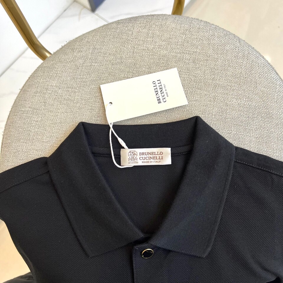 
BC、2025s经典标志性Logo点缀元素 经典时尚翻领 Polo衫短袖 ，贸易公司渠道订单，简约大气