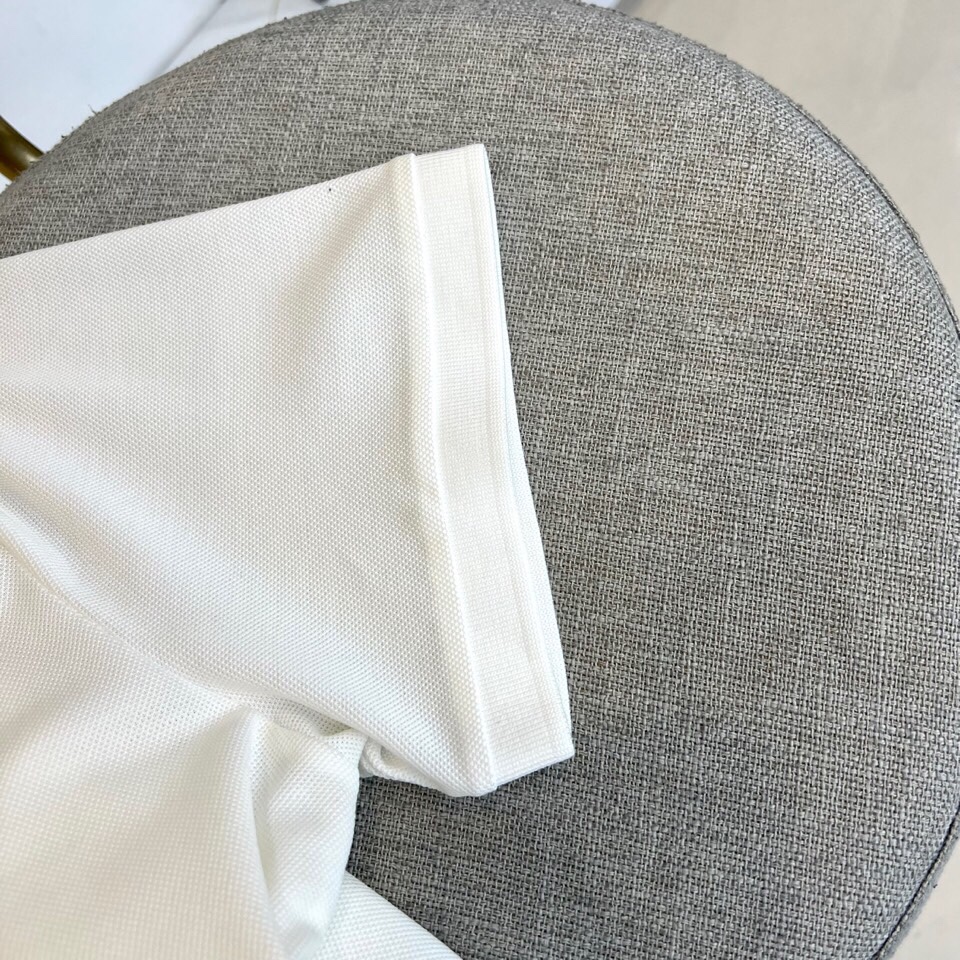 
BC、2025s经典标志性Logo点缀元素 经典时尚翻领 Polo衫短袖 ，贸易公司渠道订单，简约大气