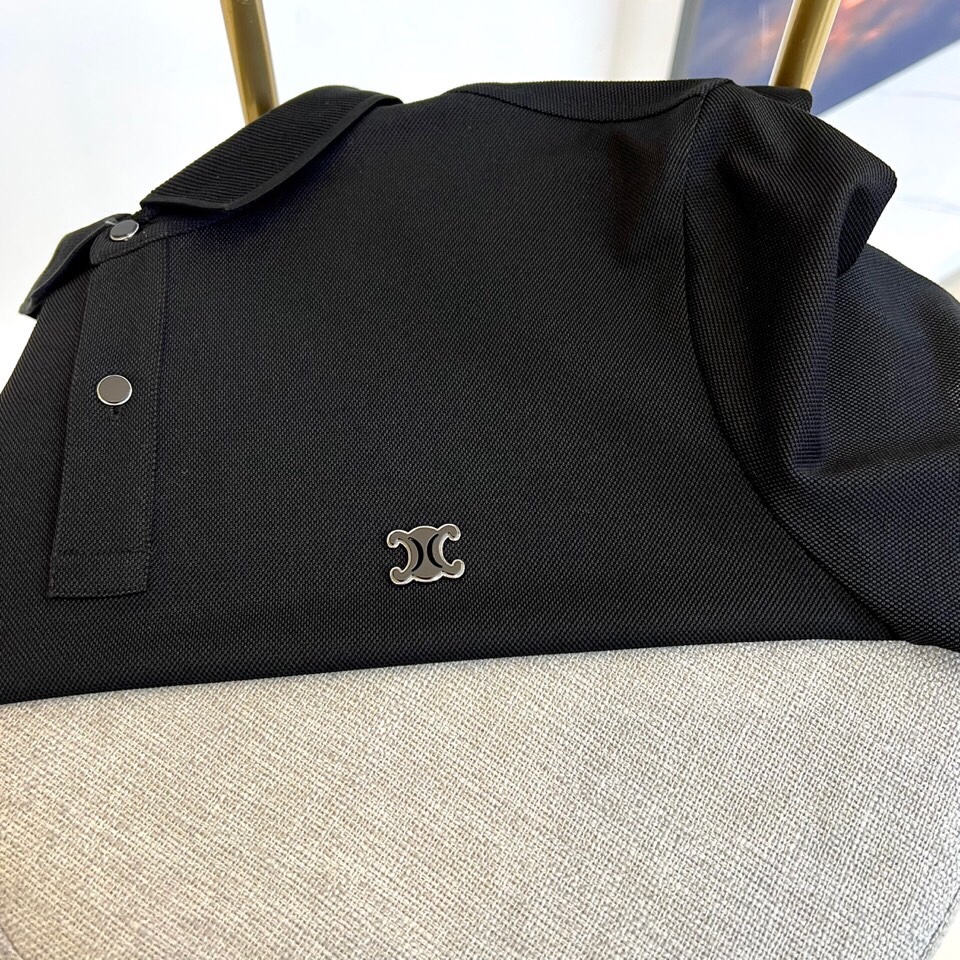 
塞琳、2025s经典标志性Logo点缀元素 经典时尚翻领 Polo衫短袖 ，贸易公司渠道订单，简约大气