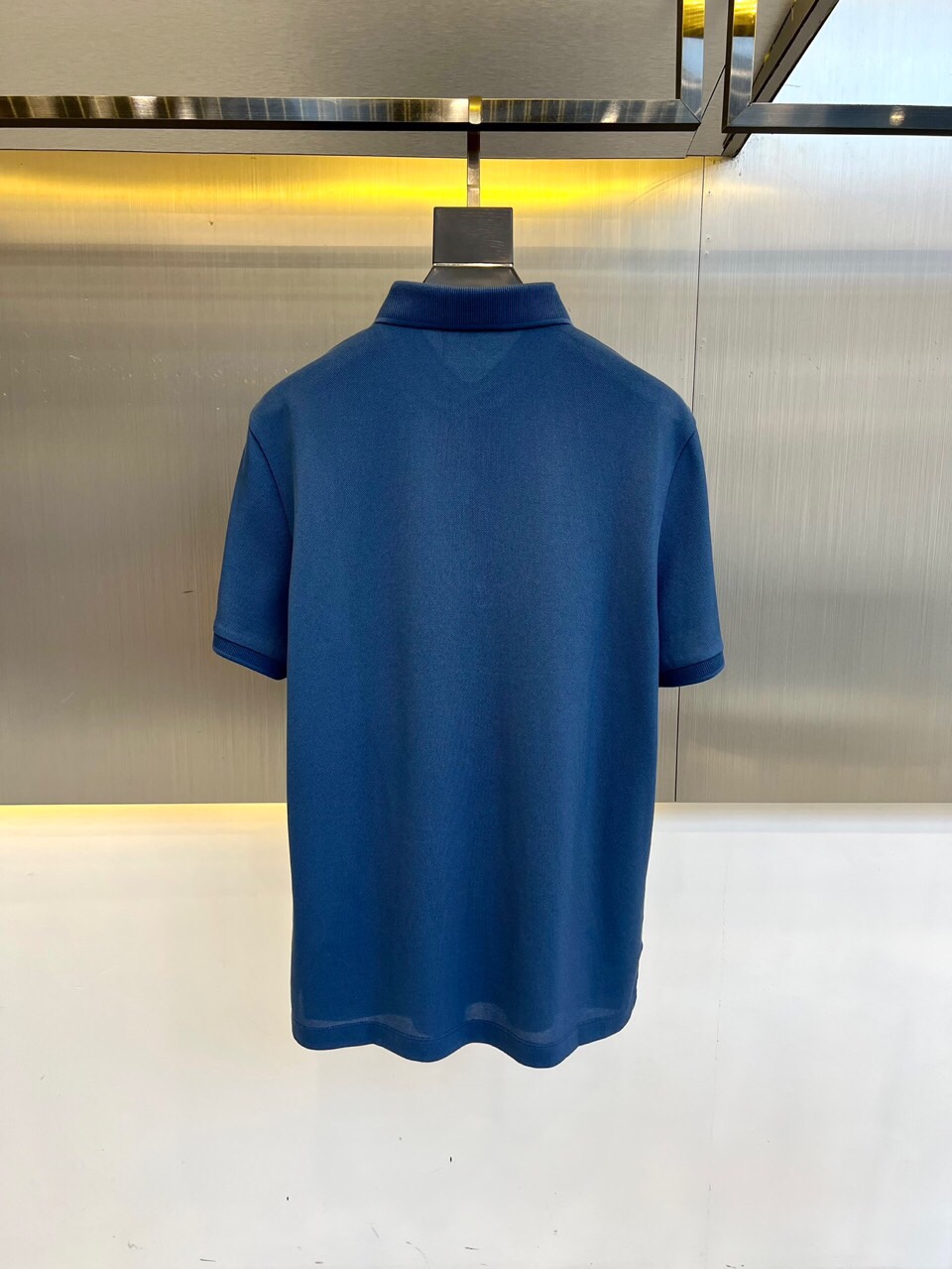 
塞琳、2025s经典标志性Logo点缀元素 经典时尚翻领 Polo衫短袖 ，贸易公司渠道订单，简约大气