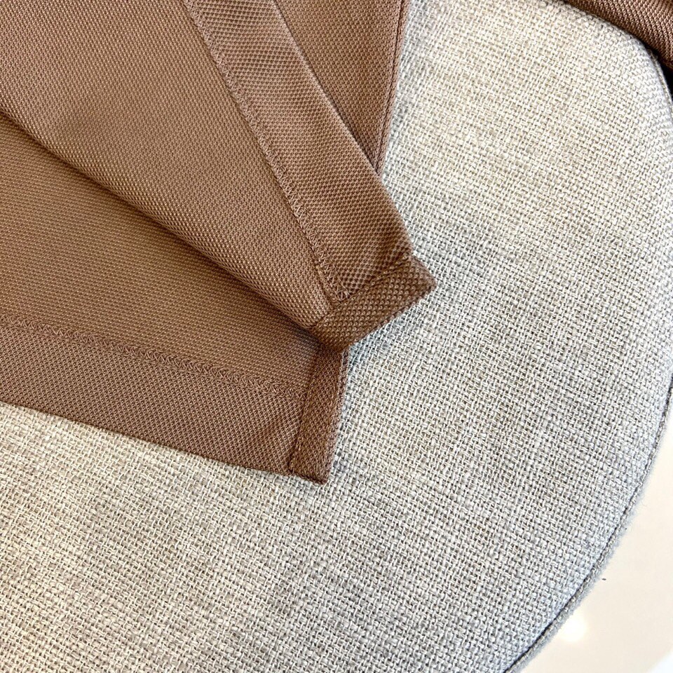 
塞琳、2025s经典标志性Logo点缀元素 经典时尚翻领 Polo衫短袖 ，贸易公司渠道订单，简约大气