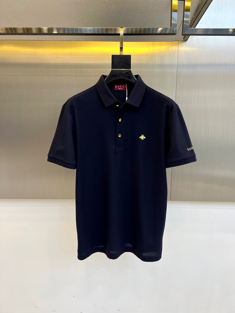 
Gucci、2025s经典标志性Logo点缀元素 经典时尚翻领 Polo衫短袖 ，贸易公司渠道订单，简