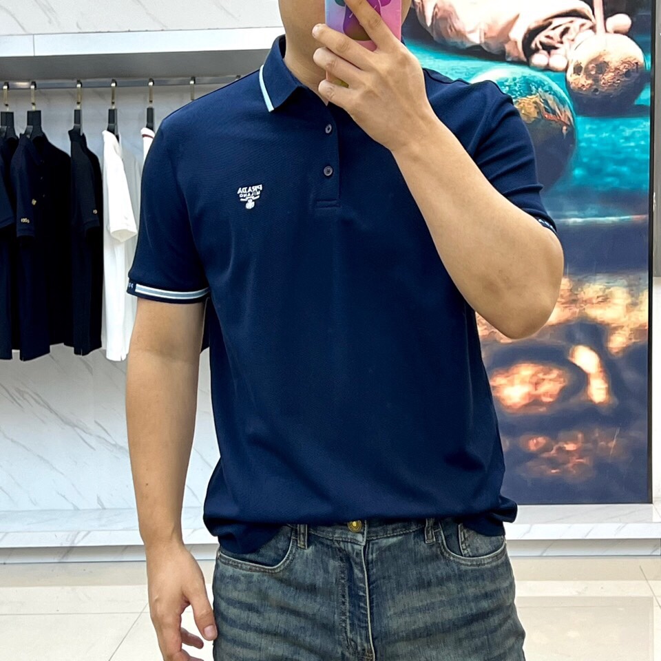 
普拉达、2025s经典标志性Logo点缀元素 经典时尚翻领 Polo衫短袖 ，贸易公司渠道订单，简约大