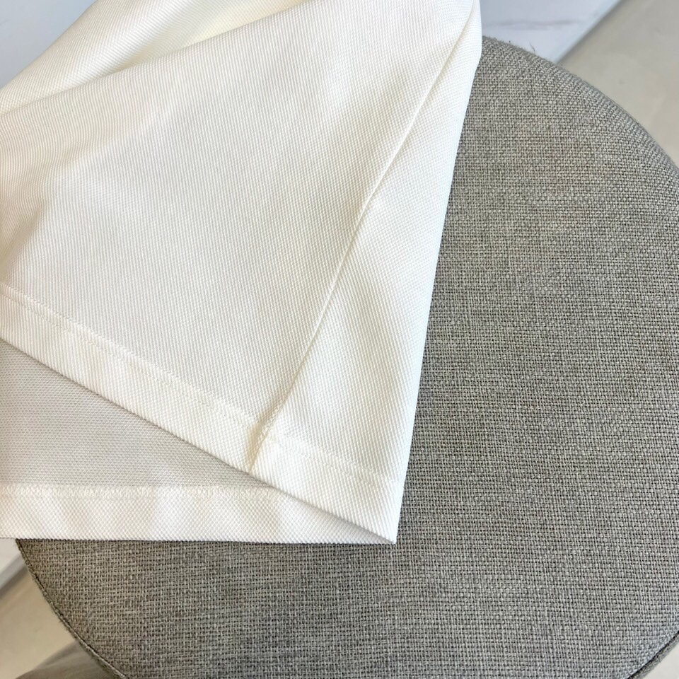 
普拉达、2025s经典标志性Logo点缀元素 经典时尚翻领 Polo衫短袖 ，贸易公司渠道订单，简约大