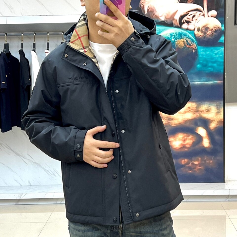 
Bur巴宝莉、25FW男士连帽棉服男装外套，可商务可休闲日常穿搭！上身修饰身形、将时装美学和新都市商务