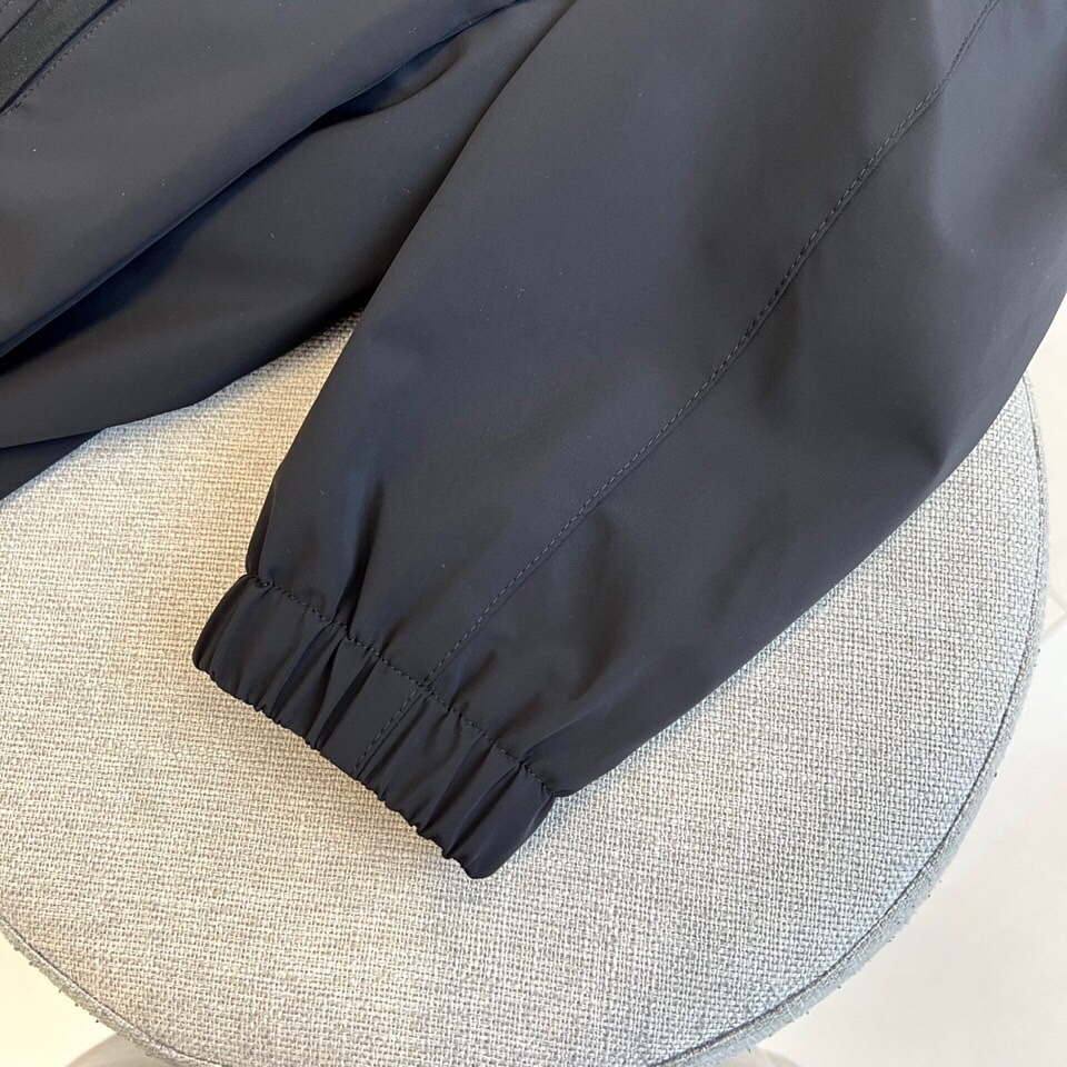 
Zngan杰尼亚 、2025新款夹克简约薄款休闲立领外套，转季必备单品-进口日本定制面料，丝滑柔软，垂