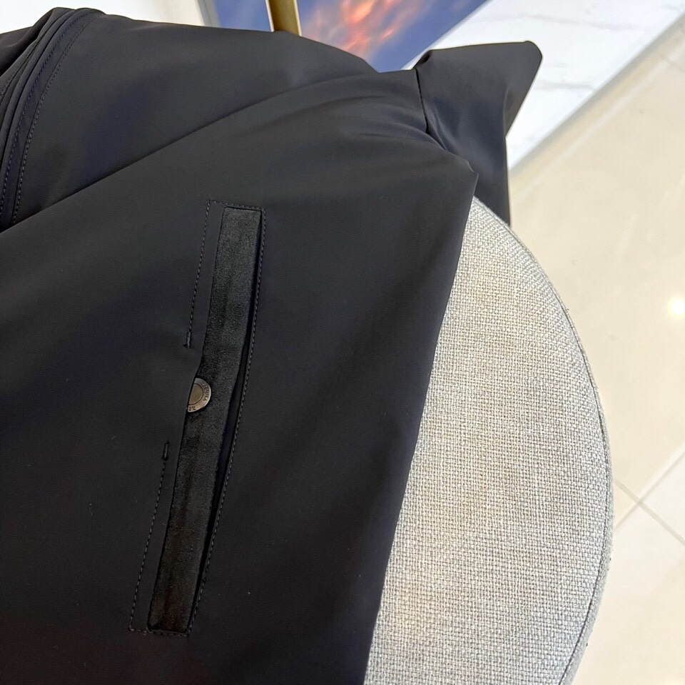 
Zngan杰尼亚 、2025新款夹克简约薄款休闲立领外套，转季必备单品-进口日本定制面料，丝滑柔软，垂