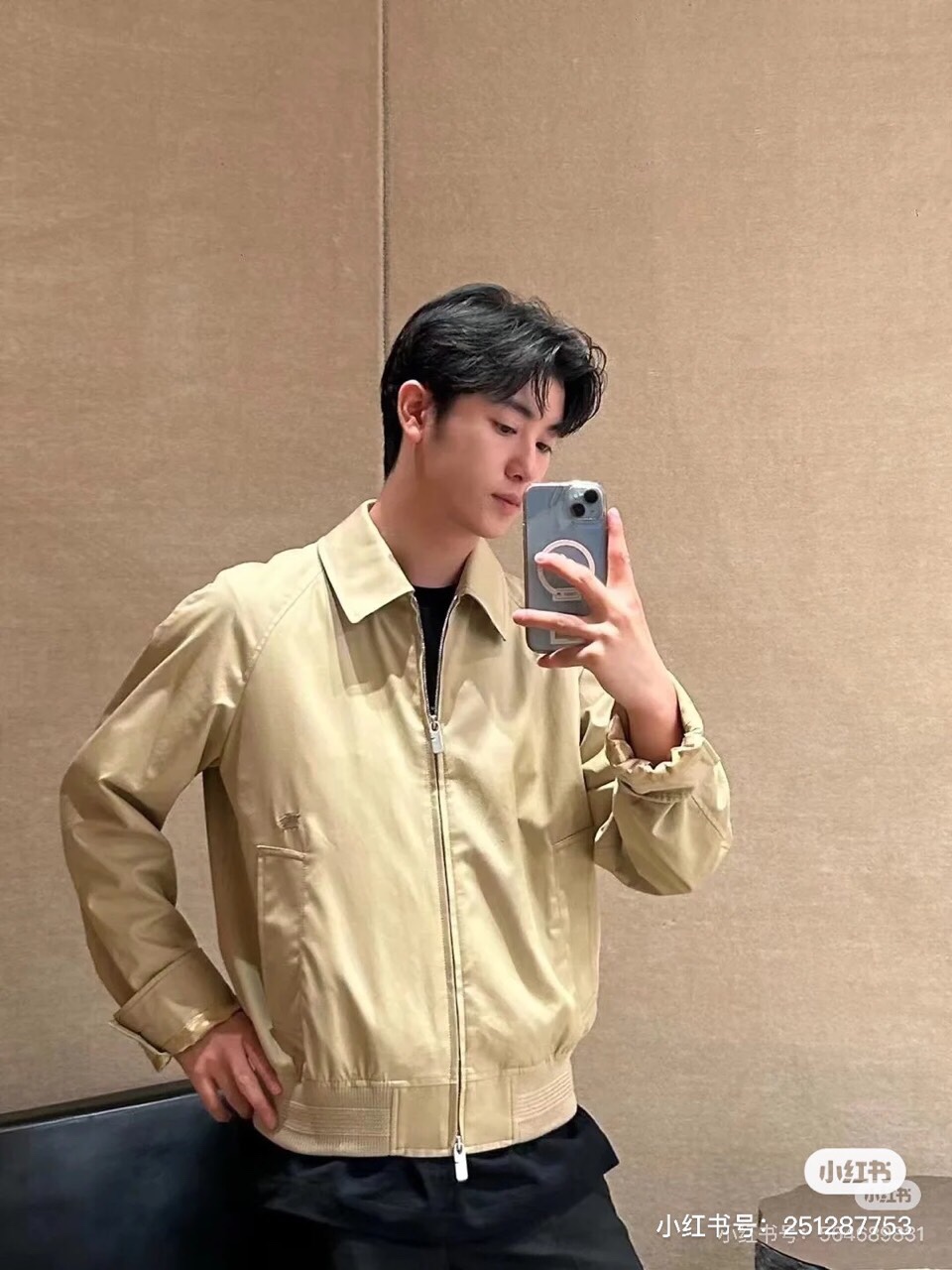 
Bur巴宝莉、25FW秋冬男装 嘎巴甸哈林顿外套，夹棉/薄棉。哈林顿外套，选用意大利精纺棉质嘎巴甸面料