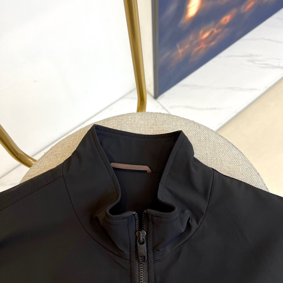 
Zenga杰尼亚、Z亚家2025新款胸前口袋防风商务休闲翻领夹克外套。时尚立领设计男士外套，时尚休闲外