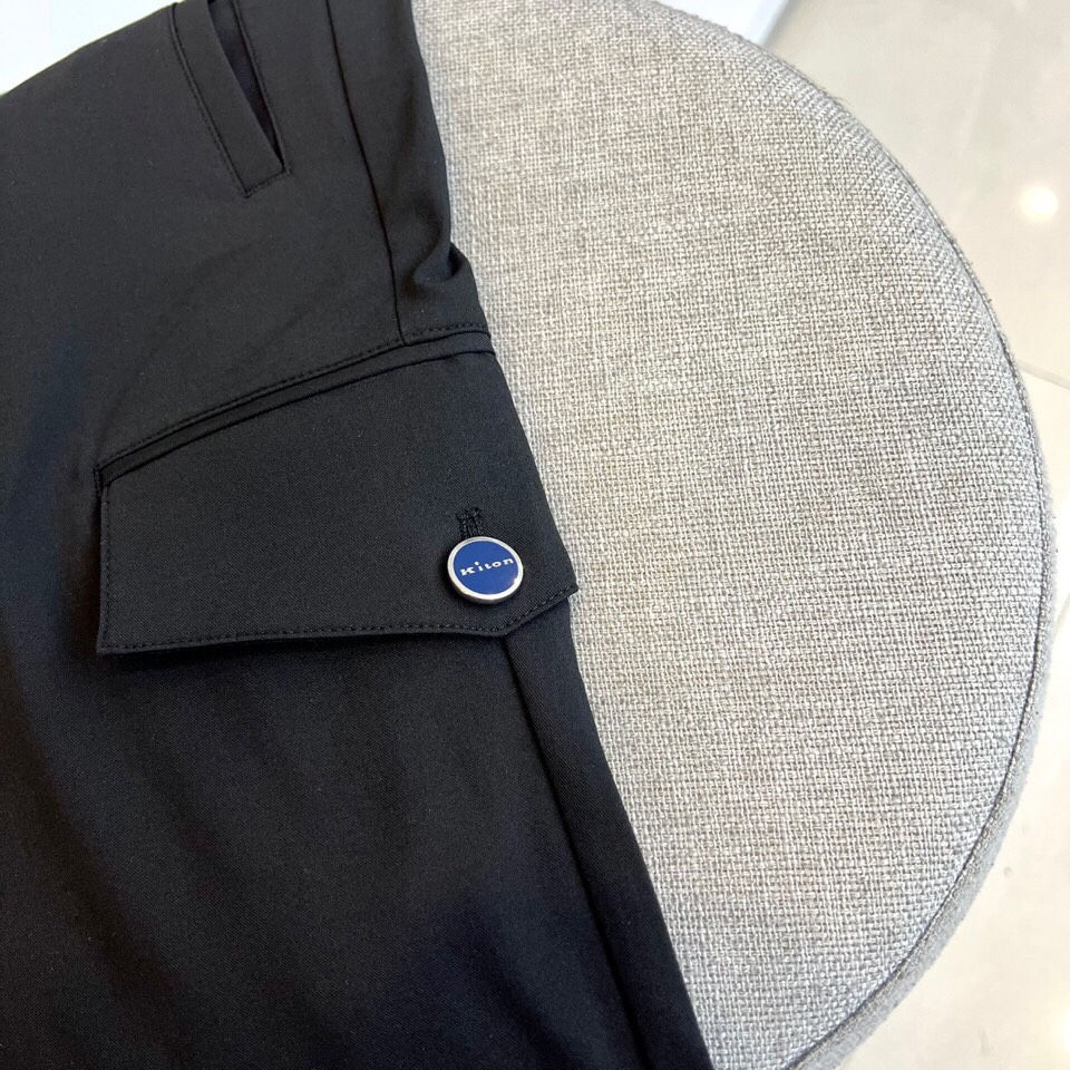 
意大利kiton-2025春夏新款男士天丝棉麻休闲裤。独家专供进口原版天丝棉麻面料，透气柔软透气很强，