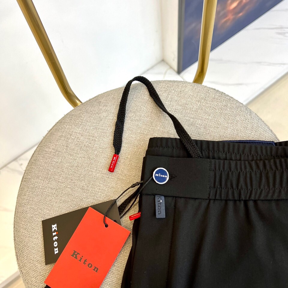 
意大利kiton-2025春夏新款男士天丝棉麻休闲裤。独家专供进口原版天丝棉麻面料，透气柔软透气很强，