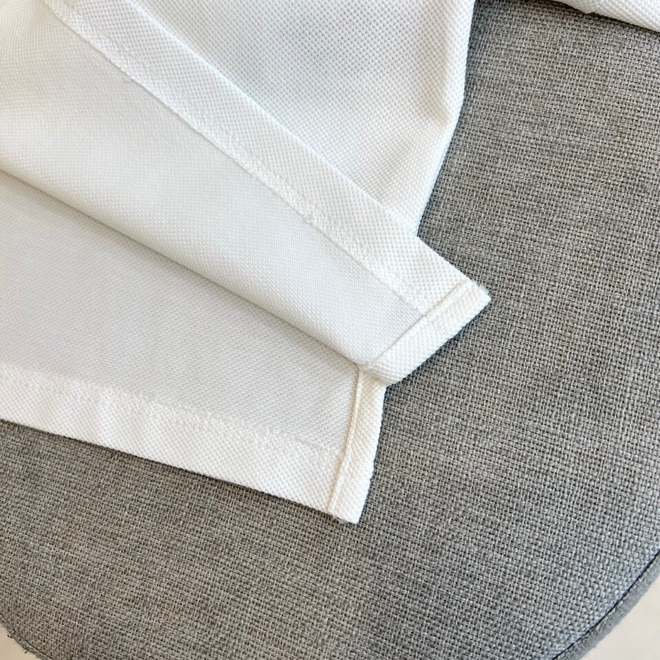 
圣罗兰、2025s经典标志性Logo点缀元素 经典时尚翻领 Polo衫短袖 ，贸易公司渠道订单，简约大