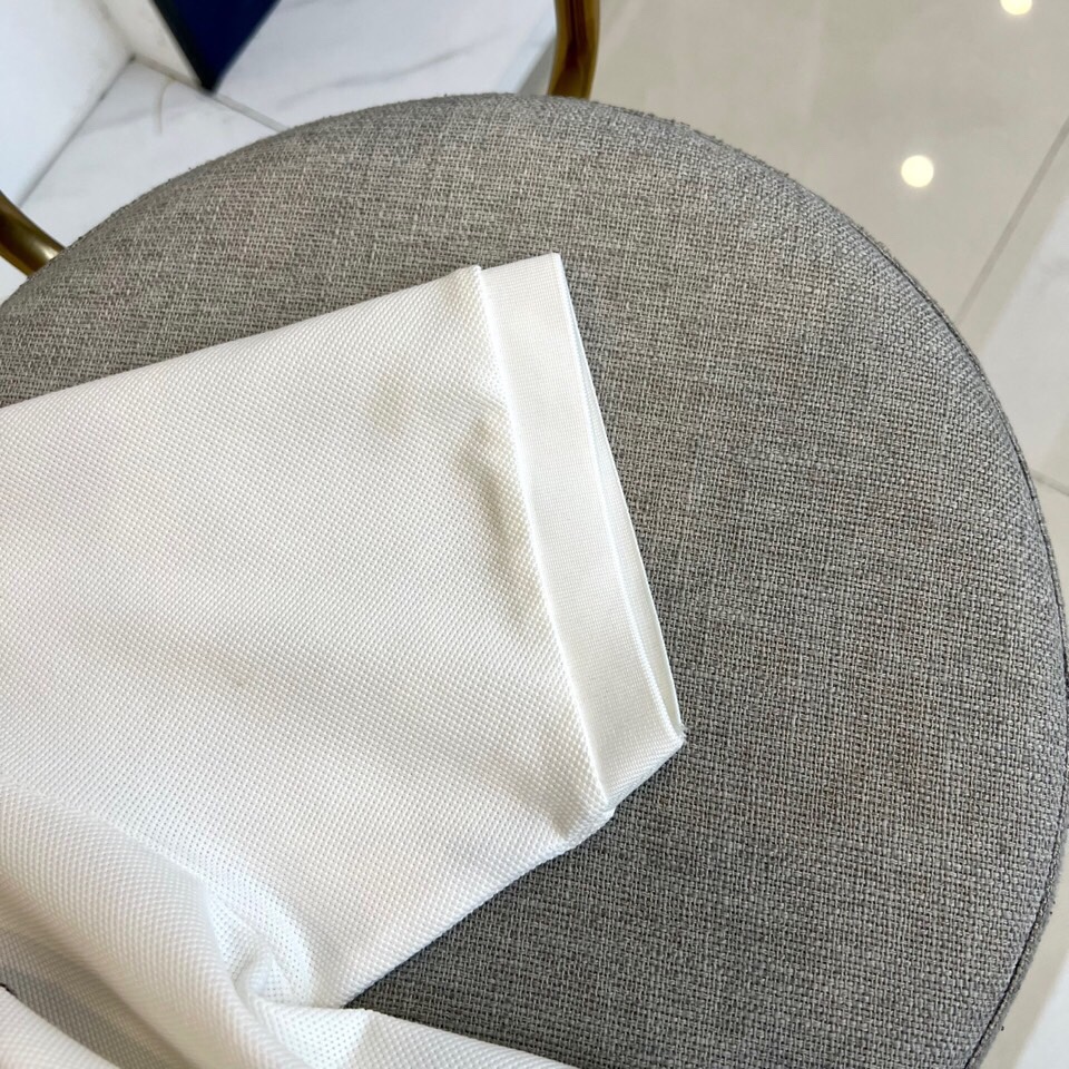 
圣罗兰、2025s经典标志性Logo点缀元素 经典时尚翻领 Polo衫短袖 ，贸易公司渠道订单，简约大