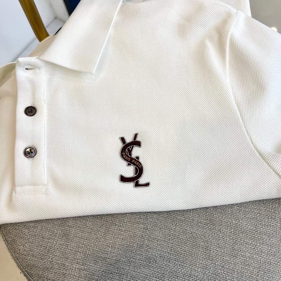 
圣罗兰、2025s经典标志性Logo点缀元素 经典时尚翻领 Polo衫短袖 ，贸易公司渠道订单，简约大