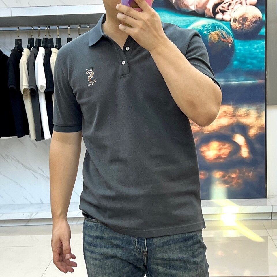 
圣罗兰、2025s经典标志性Logo点缀元素 经典时尚翻领 Polo衫短袖 ，贸易公司渠道订单，简约大