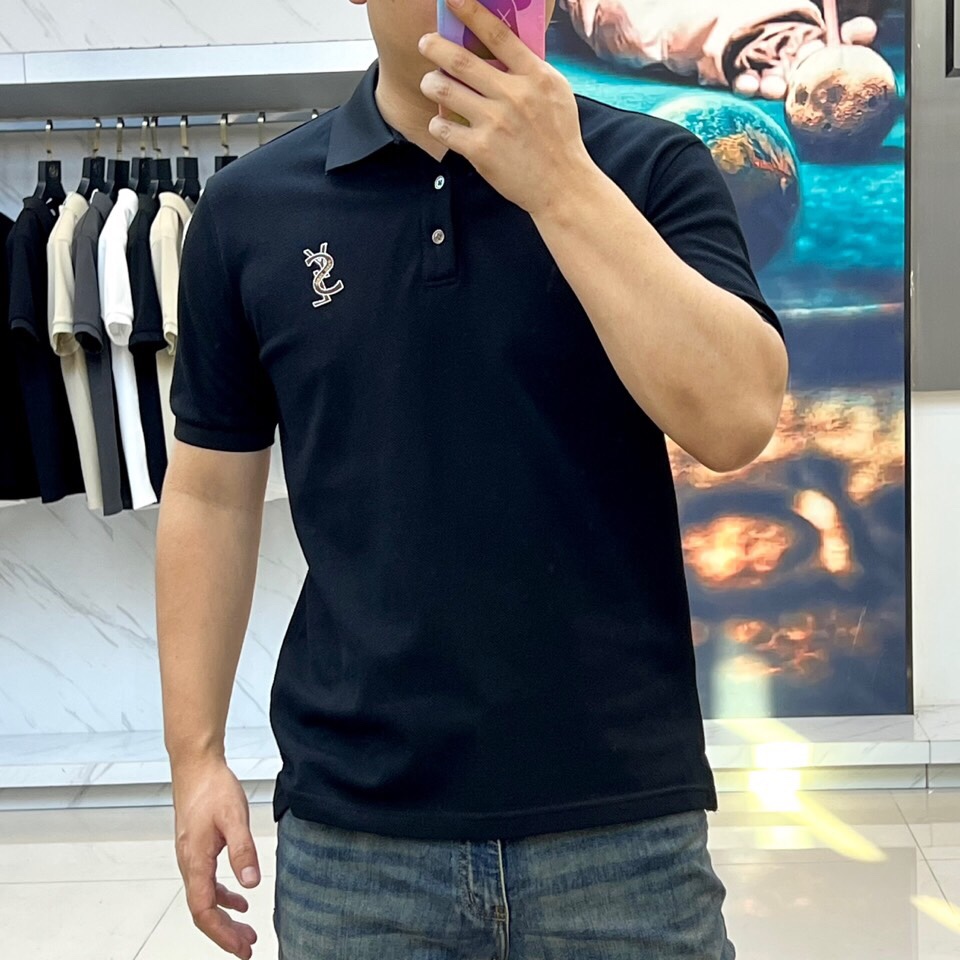 
圣罗兰、2025s经典标志性Logo点缀元素 经典时尚翻领 Polo衫短袖 ，贸易公司渠道订单，简约大