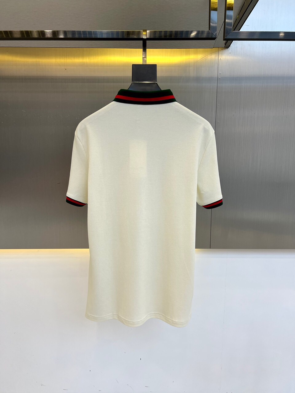 
Gucci、2025s经典标志性Logo点缀元素 经典时尚翻领 Polo衫短袖 ，贸易公司渠道订单，简