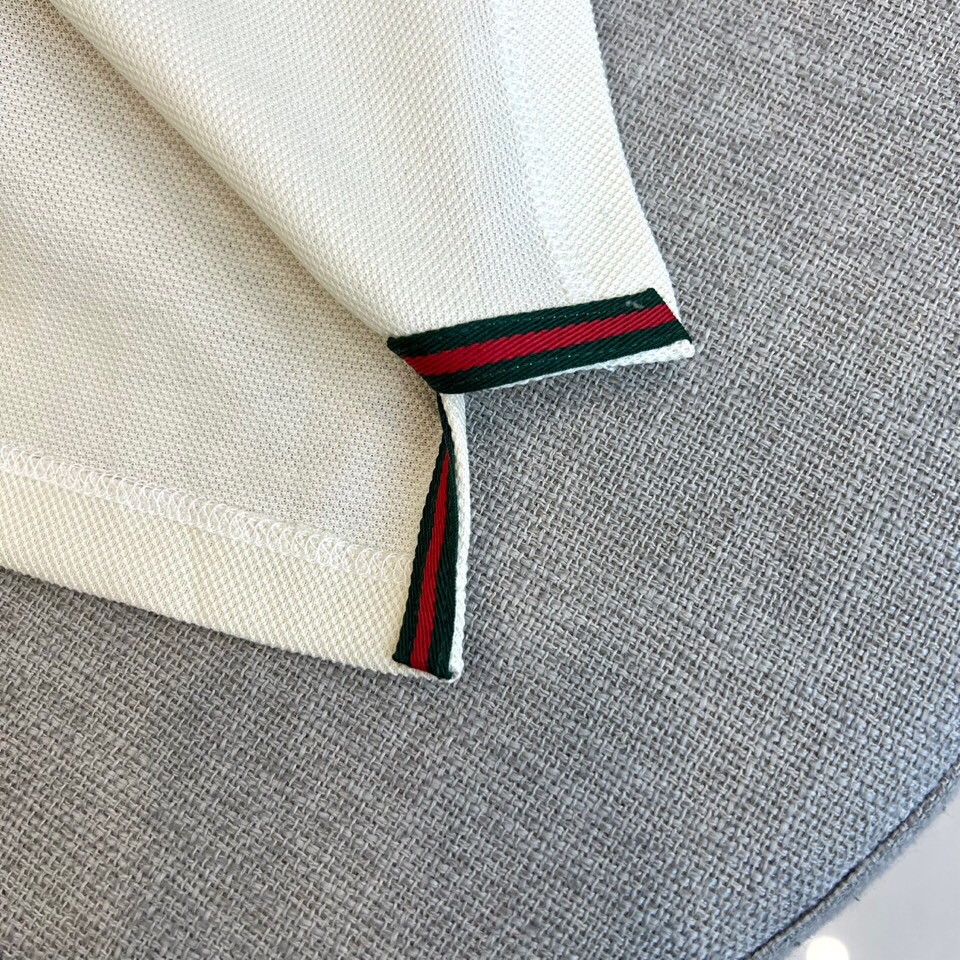 
Gucci、2025s经典标志性Logo点缀元素 经典时尚翻领 Polo衫短袖 ，贸易公司渠道订单，简