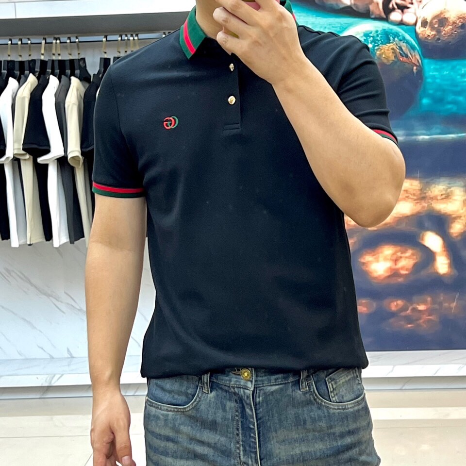 
Gucci、2025s经典标志性Logo点缀元素 经典时尚翻领 Polo衫短袖 ，贸易公司渠道订单，简