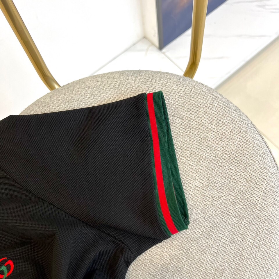
Gucci、2025s经典标志性Logo点缀元素 经典时尚翻领 Polo衫短袖 ，贸易公司渠道订单，简