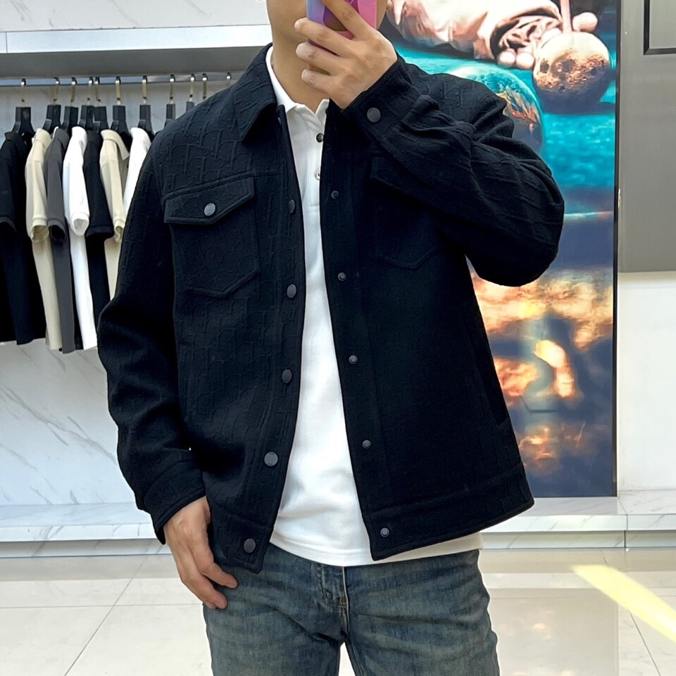 
Dio迪奥、2025秋冬 全品相订单，订制针织提花男士立领休闲夹克外套 运用比例和提花纹理质感呈现设计