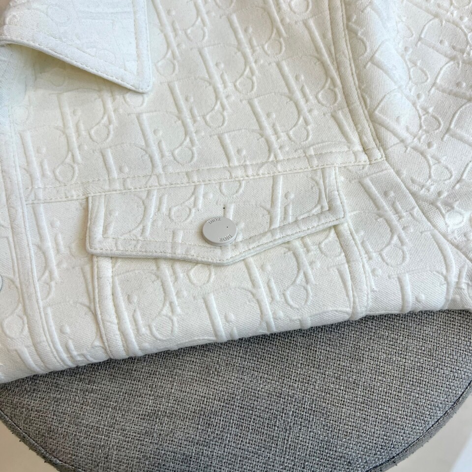 
Dio迪奥、2025秋冬 全品相订单，订制针织提花男士立领休闲夹克外套 运用比例和提花纹理质感呈现设计