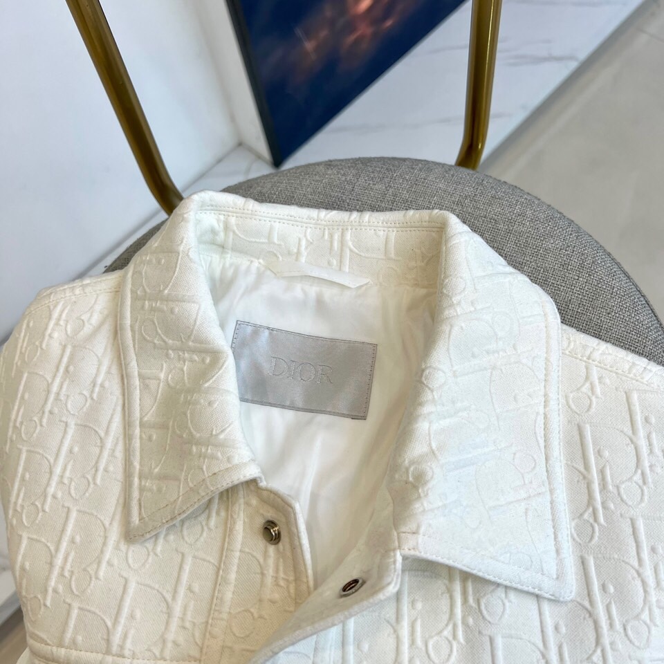 
Dio迪奥、2025秋冬 全品相订单，订制针织提花男士立领休闲夹克外套 运用比例和提花纹理质感呈现设计