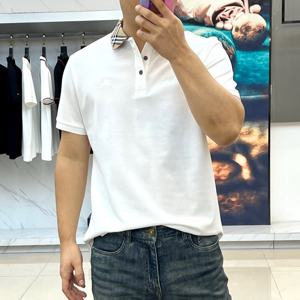 巴宝莉、2025s经典标志性Logo点缀元素 经典时尚翻领 Polo衫短袖 ，贸易公司渠道订单，简约大气