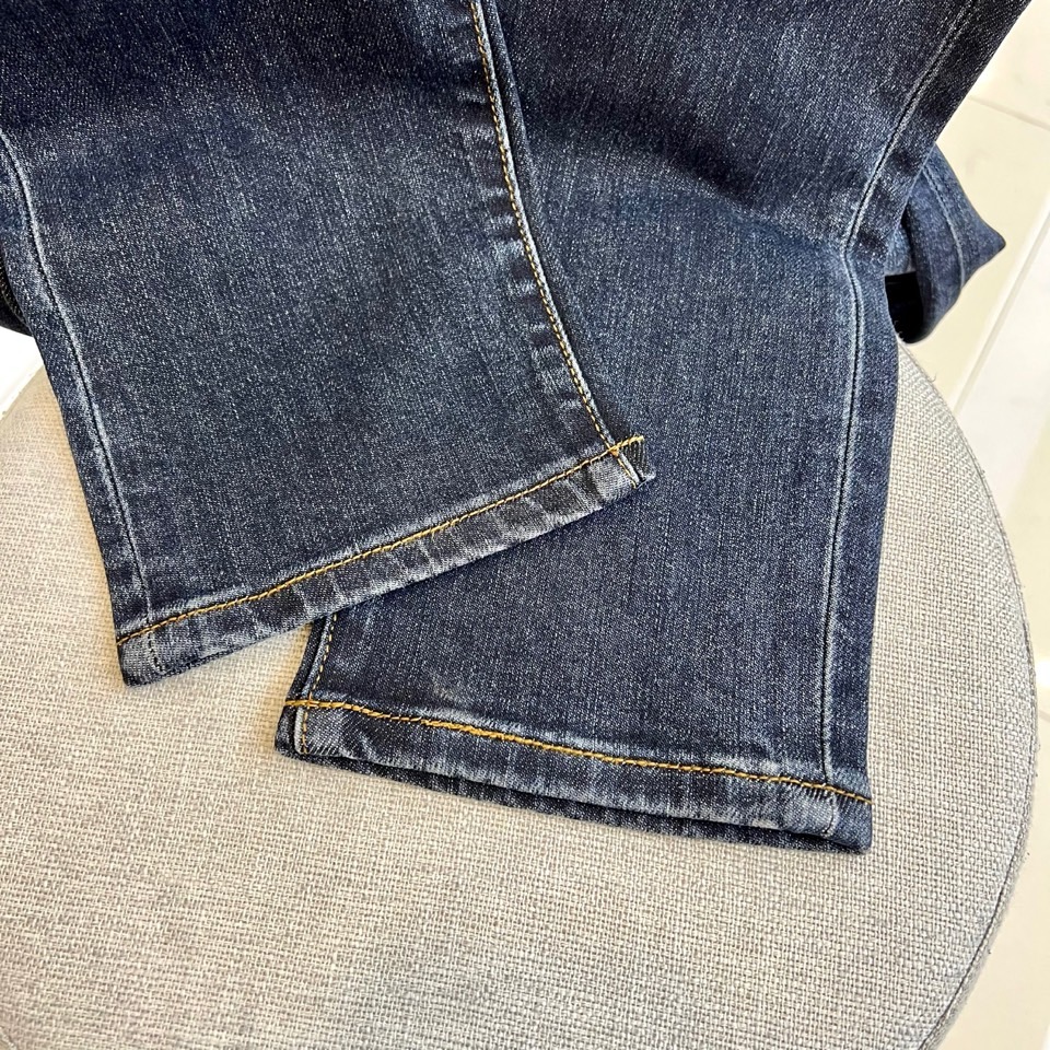 Amani阿玛尼、2025秋冬新款牛仔裤，最新通勤百搭无论什么场合穿都可以，选用进口原色丹宁高弹面料颜色