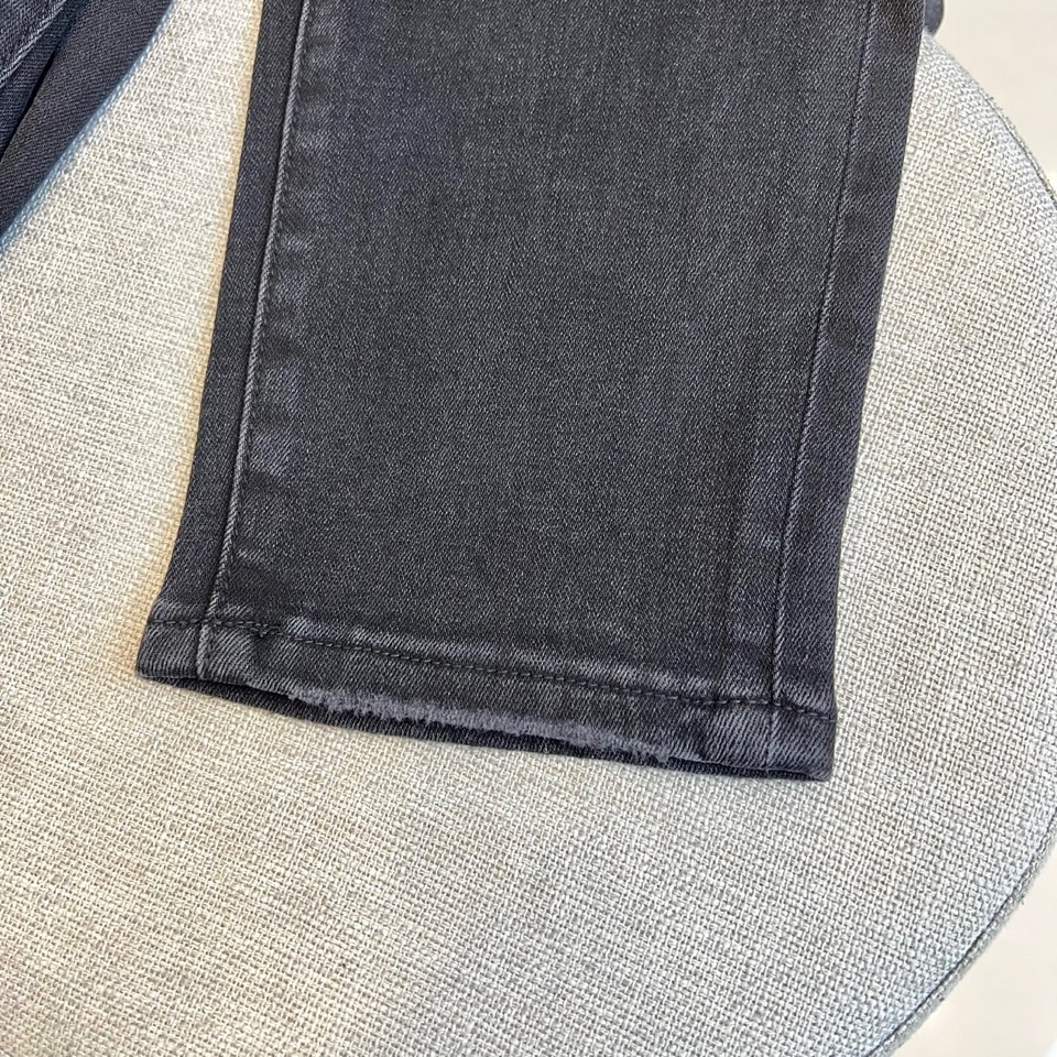 Amani阿玛尼、2025秋冬新款牛仔裤，最新通勤百搭无论什么场合穿都可以，选用进口原色丹宁高弹面料颜色