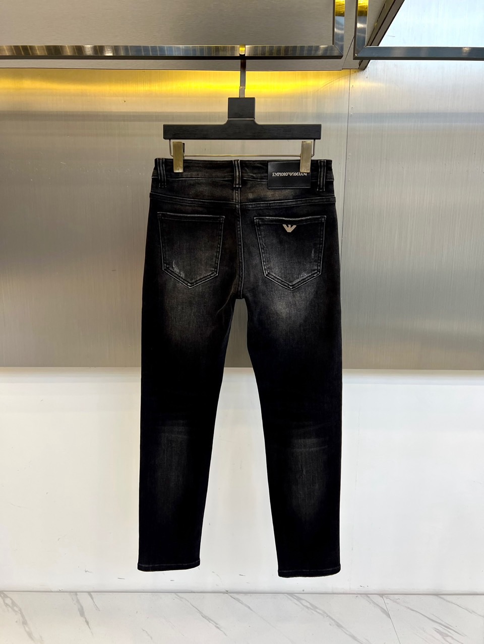 Amani阿玛尼、2025秋冬新款牛仔裤，最新通勤百搭无论什么场合穿都可以，选用进口原色丹宁高弹面料颜色