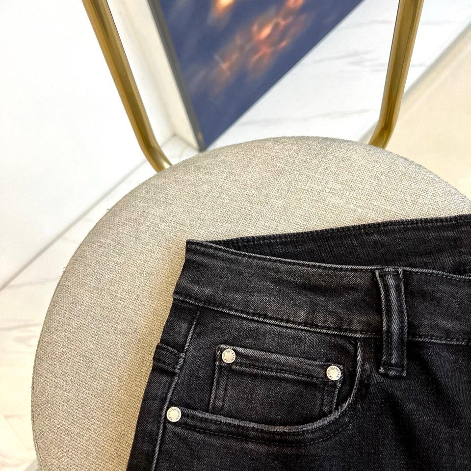 Amani阿玛尼、2025秋冬新款牛仔裤，最新通勤百搭无论什么场合穿都可以，选用进口原色丹宁高弹面料颜色
