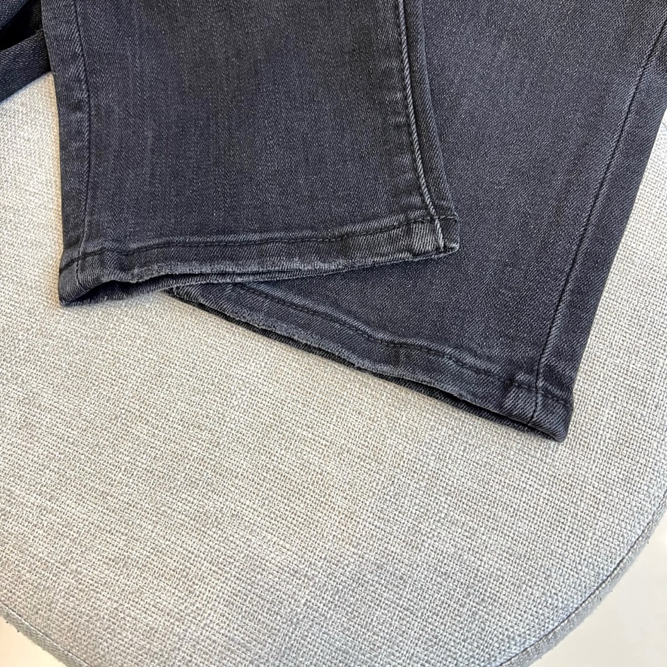 Amani阿玛尼、2025秋冬新款牛仔裤，最新通勤百搭无论什么场合穿都可以，选用进口原色丹宁高弹面料颜色