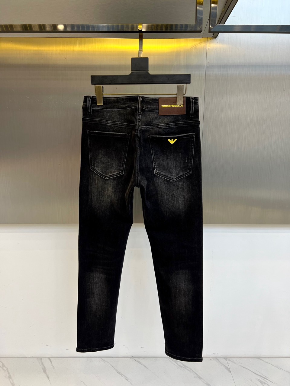 Amani阿玛尼、2025秋冬新款牛仔裤，最新通勤百搭无论什么场合穿都可以，选用进口原色丹宁高弹面料颜色