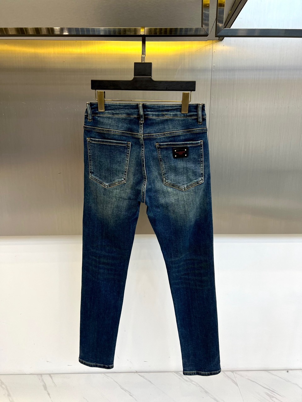 DG、2025s春夏新款，男士经典色水洗浅蓝色复古水洗棉质弹力牛仔裤！选用了客供进口98%棉2%橡胶混纺