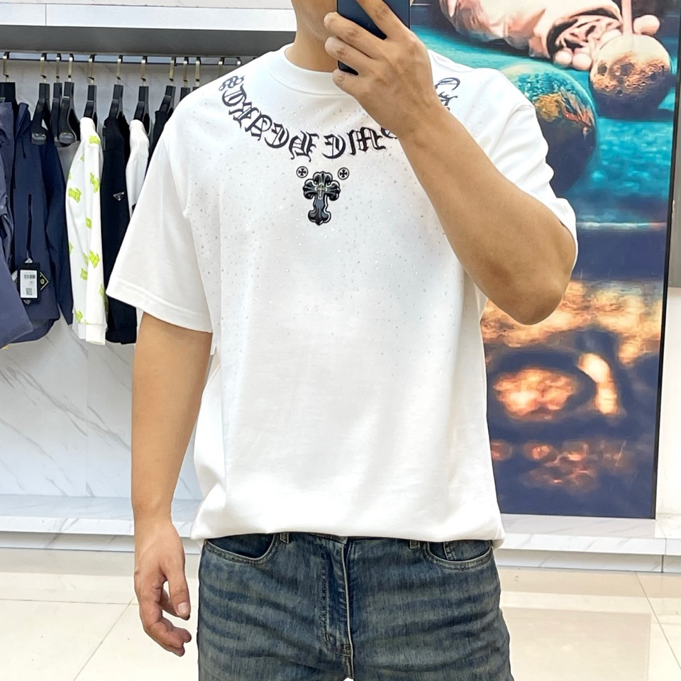 CHROME HEARTS克罗心、2025秋冬中袖打底衫。将标志性哥特字体