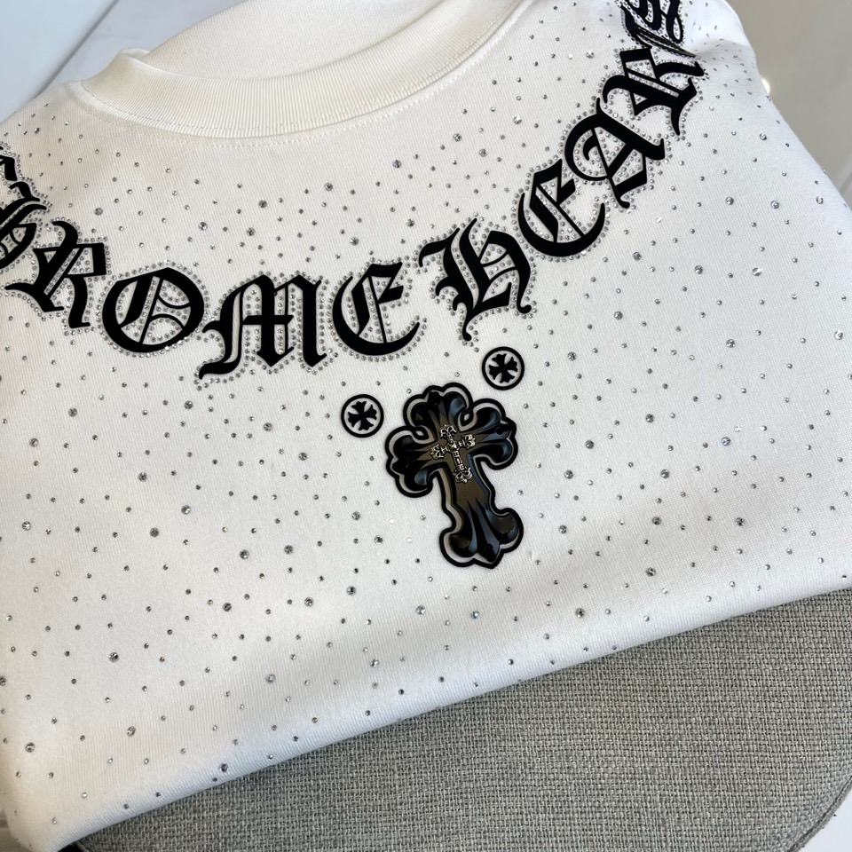CHROME HEARTS克罗心、2025秋冬中袖打底衫。将标志性哥特字体