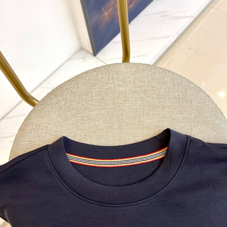 Bur巴宝莉、2025秋冬中袖打底衫，