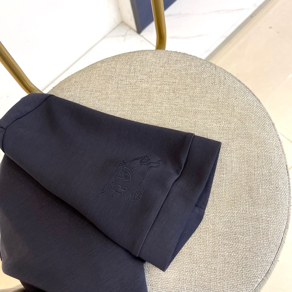 Bur巴宝莉、2025秋冬中袖打底衫，