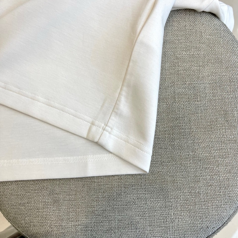 Bur巴宝莉、2025秋冬中袖打底衫，