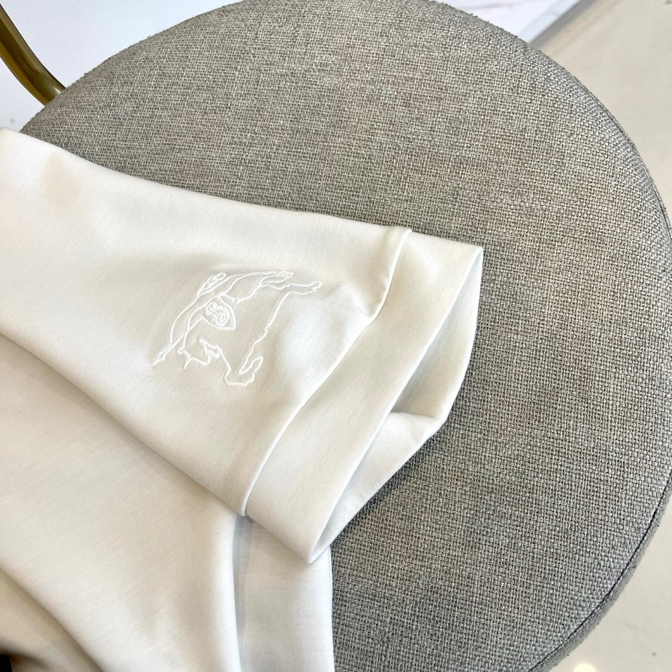 Bur巴宝莉、2025秋冬中袖打底衫，