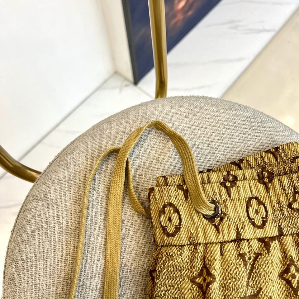 Lv、2025ss夏季新品发售，经典logo标识时尚休闲运动五分裤/短裤！甄选客供定制材质，平整简约，亲