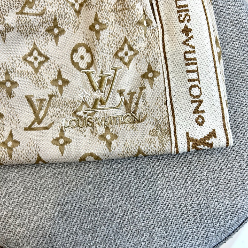 Lv、2025ss夏季新品发售，经典logo标识时尚休闲运动五分裤/短裤！甄选客供定制材质，平整简约，亲