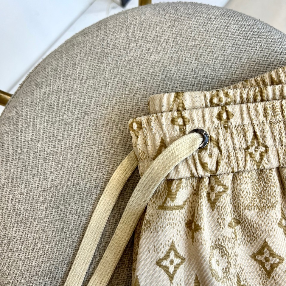 Lv、2025ss夏季新品发售，经典logo标识时尚休闲运动五分裤/短裤！甄选客供定制材质，平整简约，亲